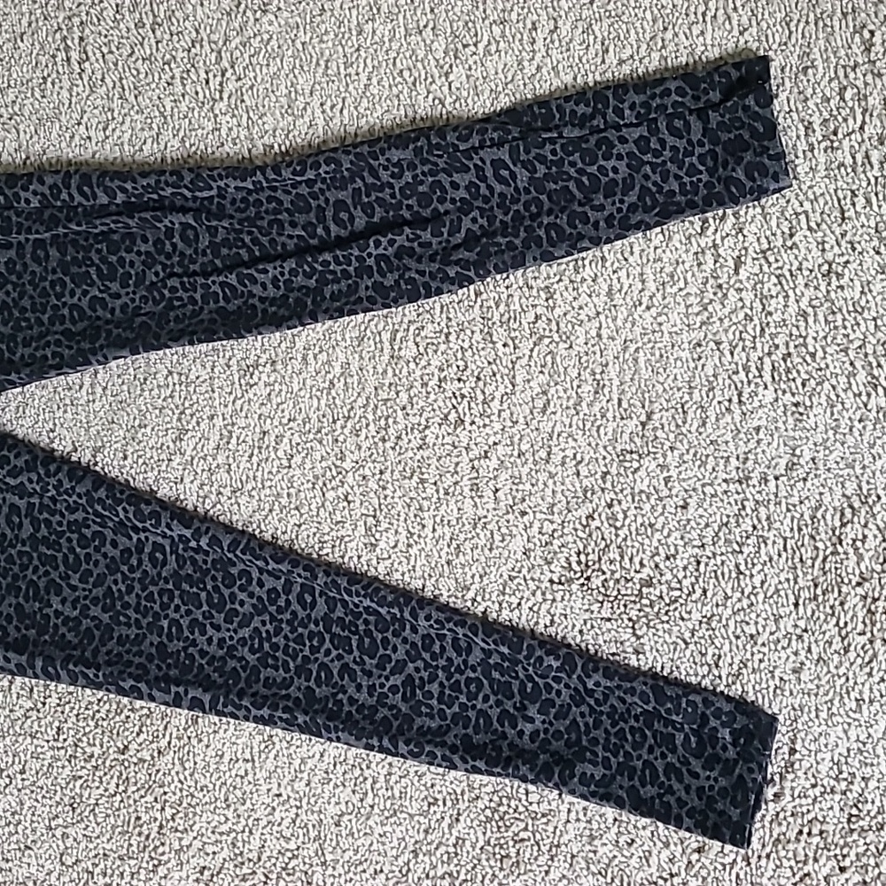 Loft leopard leggings XXSP - Picture 4 of 8
